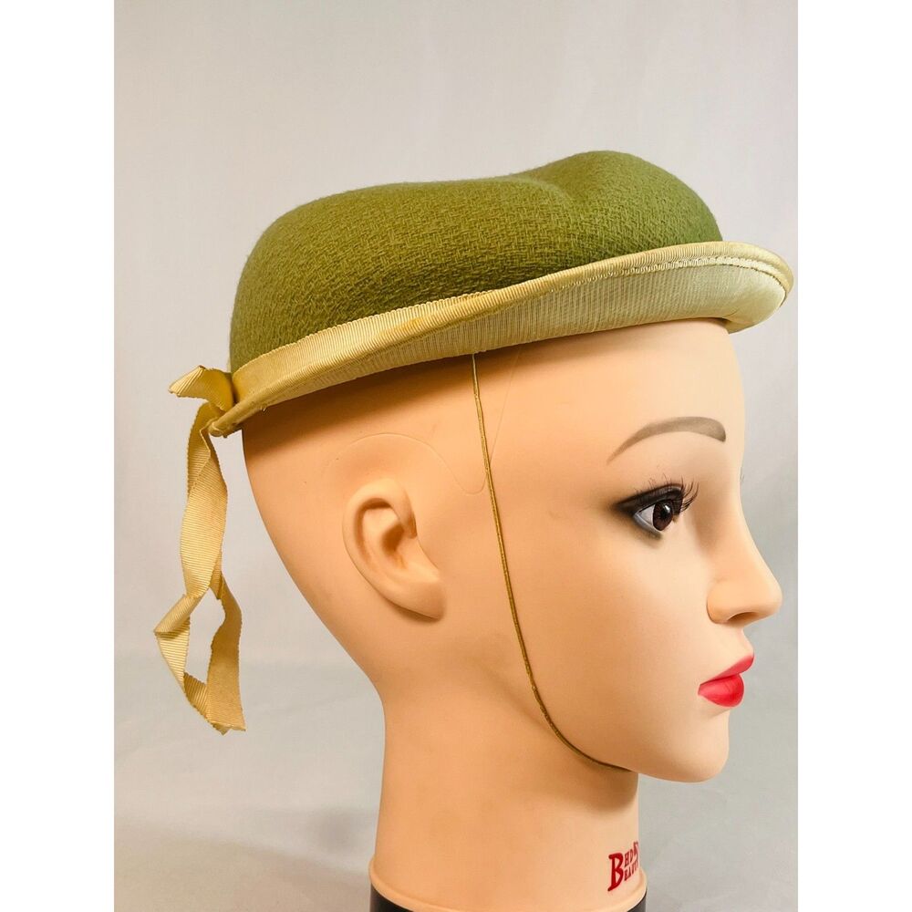 Vintage Mint Green Ladies Hat Two Tone Ribbon Chin Strap